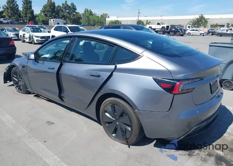 2025 Tesla Model 3 Long Range All-Wheel Drive из США, поврежденный, VIN 5YJ3E1EB9SF873801